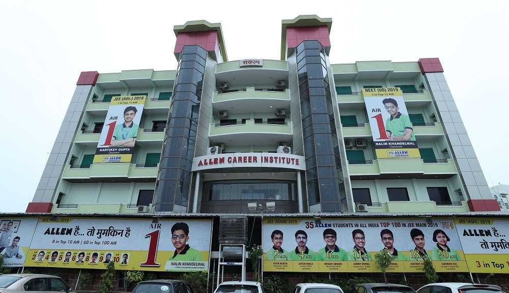 Top Coaching Institutes in Kota and Best Hostels Nearby